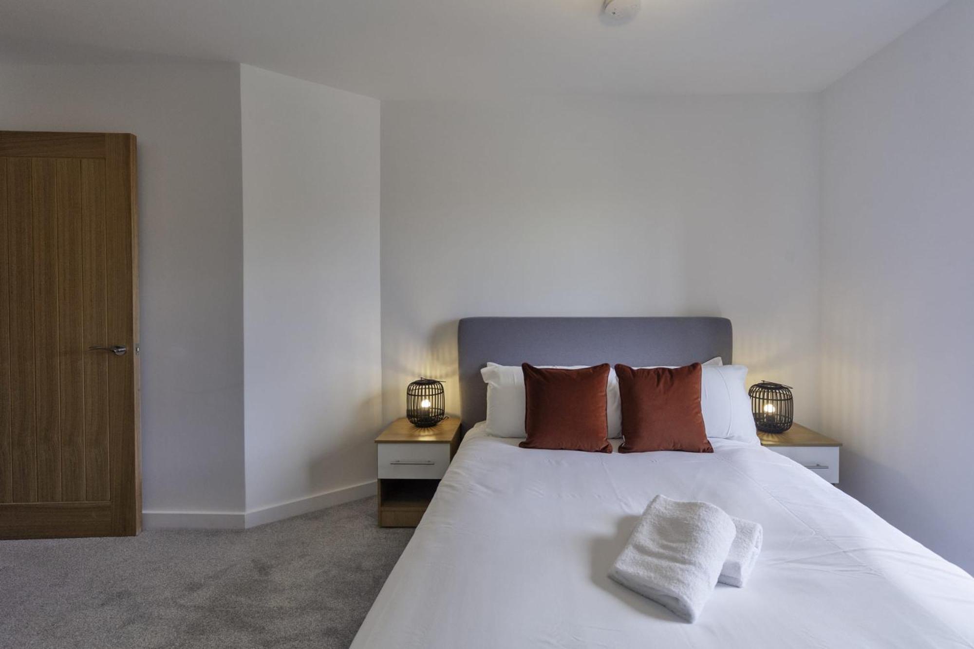 Lovely 2 Bedroom Apartment In Central Ashford แอชฟอร์ด ภายนอก รูปภาพ
