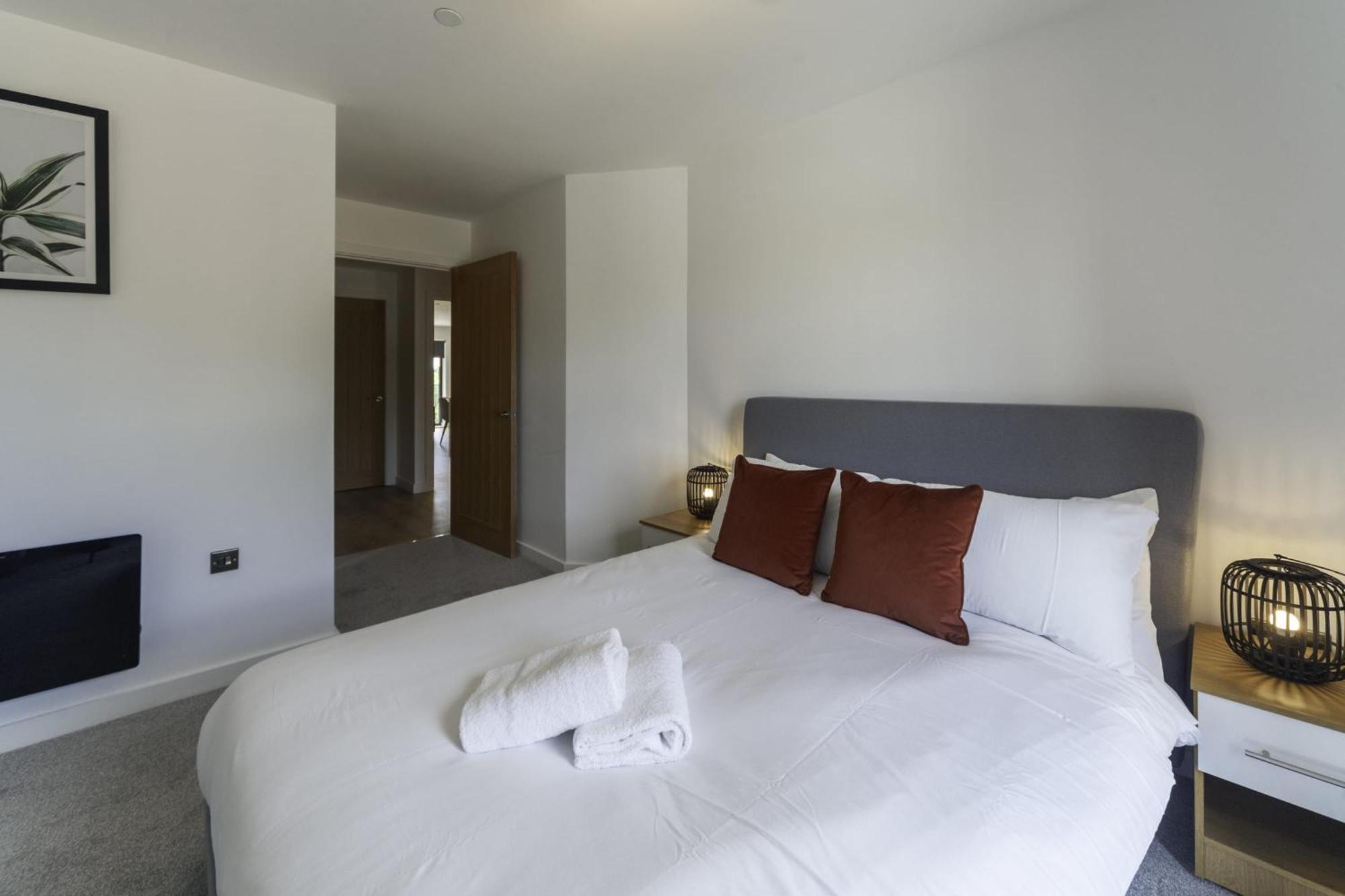 Lovely 2 Bedroom Apartment In Central Ashford แอชฟอร์ด ภายนอก รูปภาพ