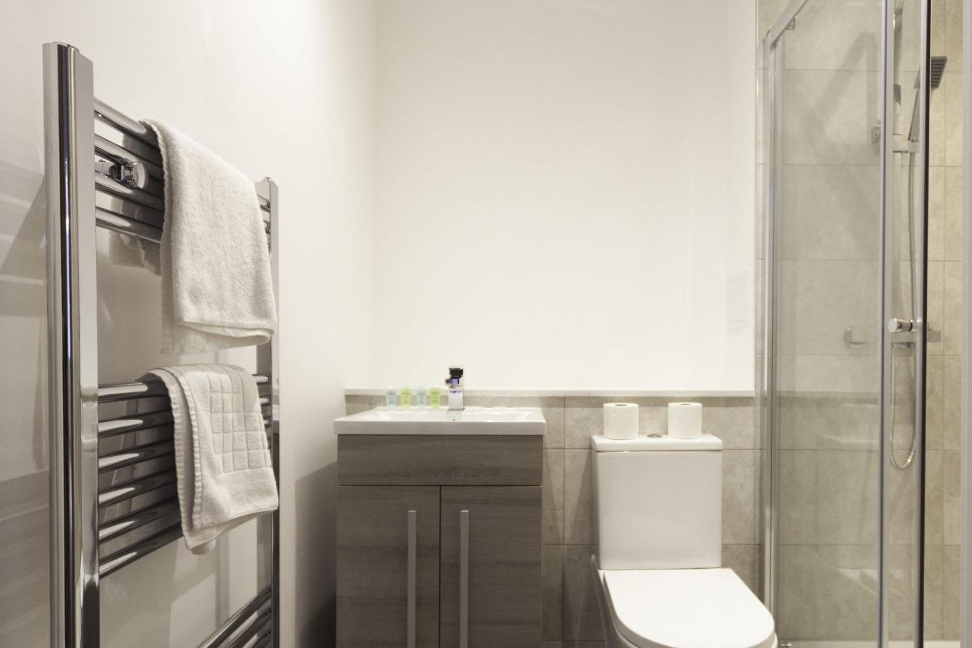 Lovely 2 Bedroom Apartment In Central Ashford แอชฟอร์ด ภายนอก รูปภาพ